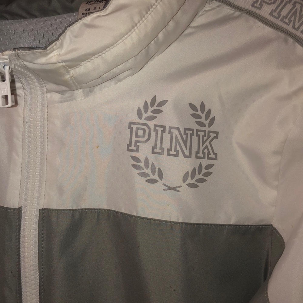 Pink windbreaker - Picture 3 of 5